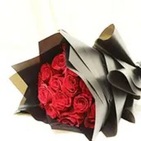 15 simple red roses